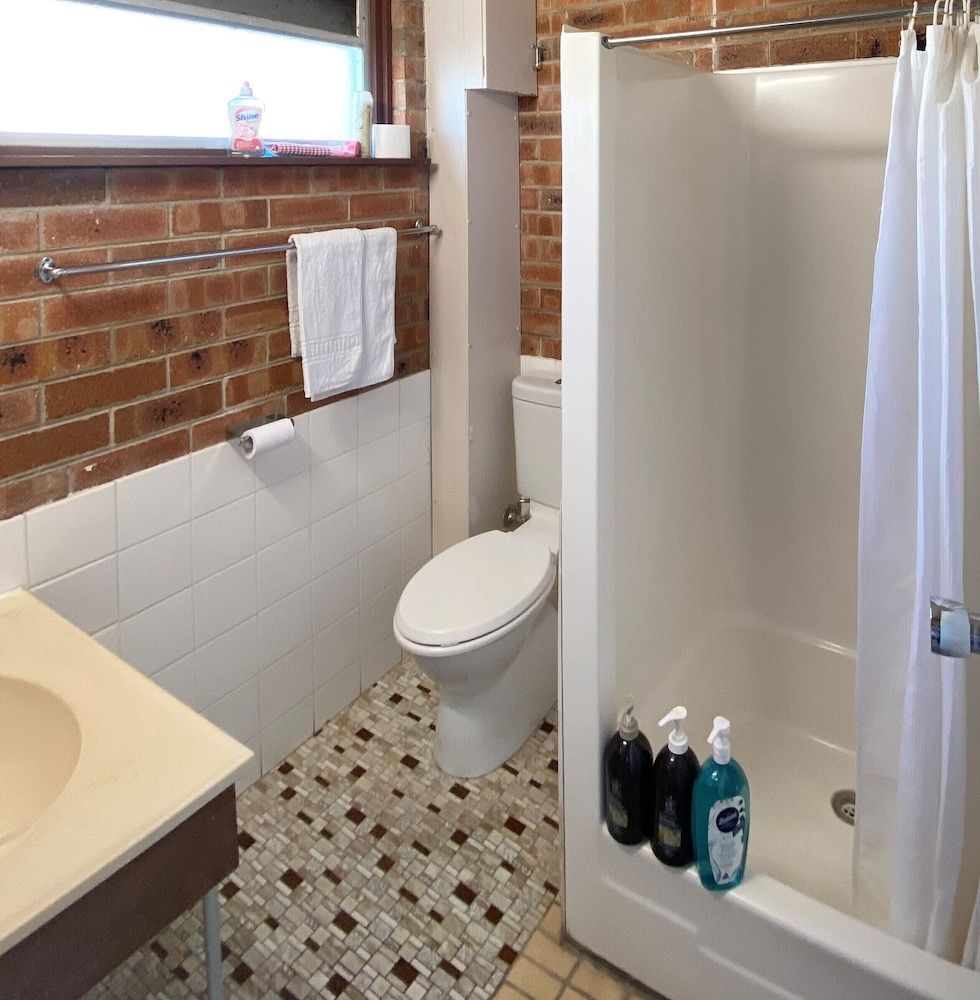 Proserpine Motor Lodge Twin Bed 2 People Room 4