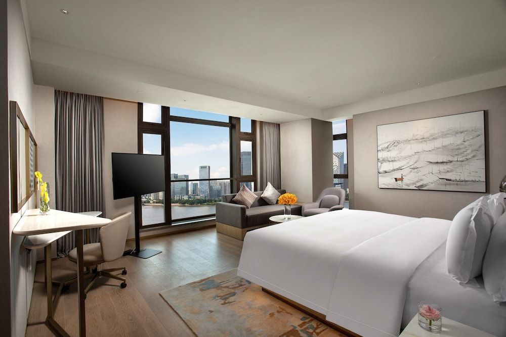 Junior Suite, 1 King Bed, River View