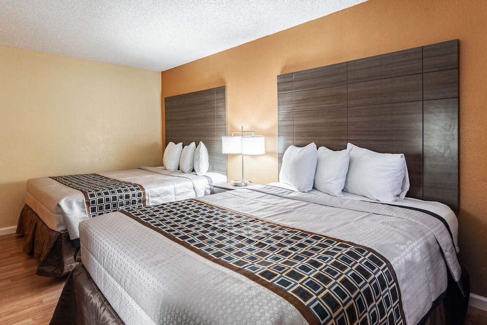 Standard Room, 2 Queen Beds, Non Smoking