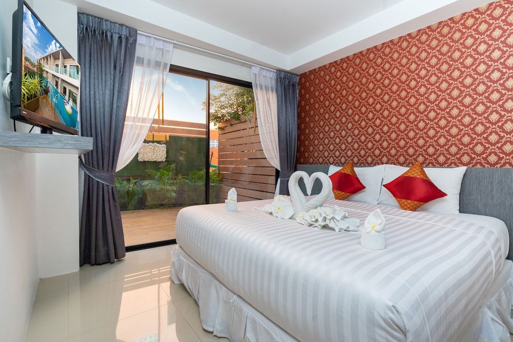 The Thames Pool Access Resort SHA+ 2 Bedroom Family Pool Access Room 4