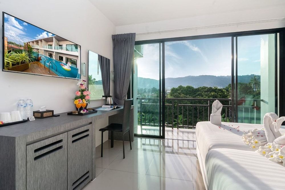 The Thames Pool Access Resort SHA+ Superior Room, Balcony 3