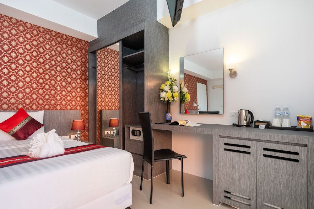 The Thames Pool Access Resort SHA+ 2 Bedroom Family Pool Access Room 3