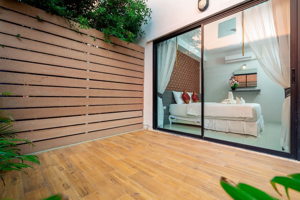 The Thames Pool Access Resort SHA+ 2 Bedroom Family Pool Access Room 5