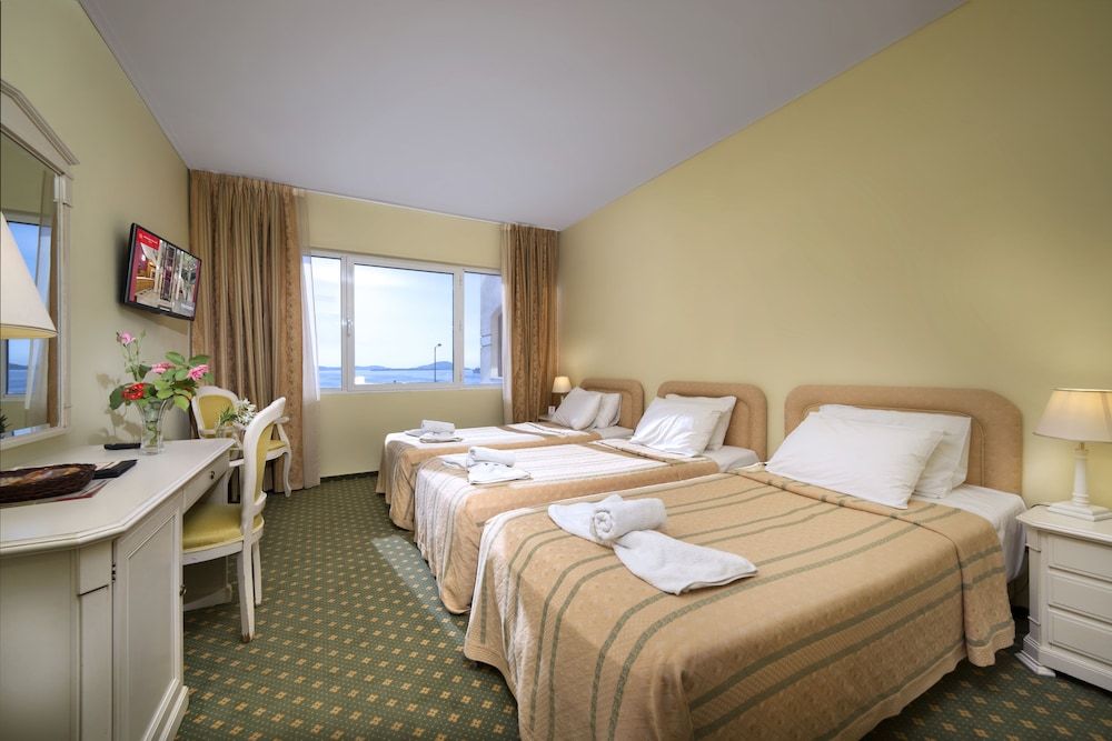 Angelika Pallas Hotel Triple Room