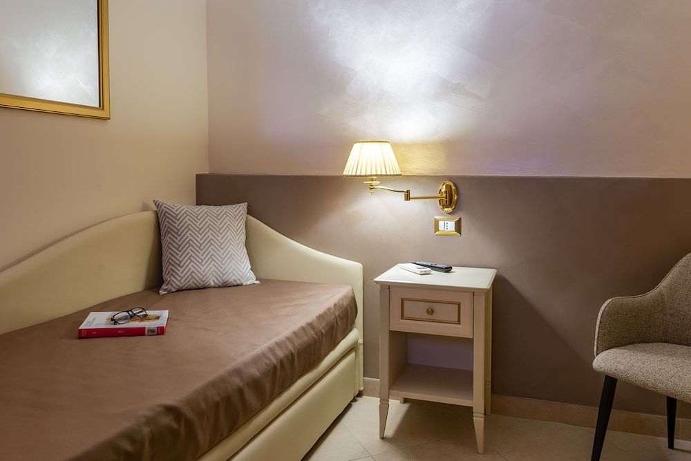 Vittorio Emanuele Boutique Hotel Family Room, City View (201) 10