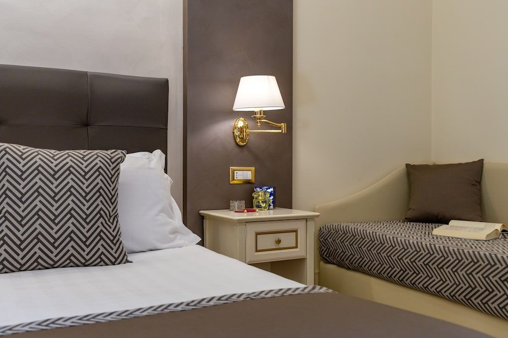 Vittorio Emanuele Boutique Hotel Superior Room, City View (202) 5