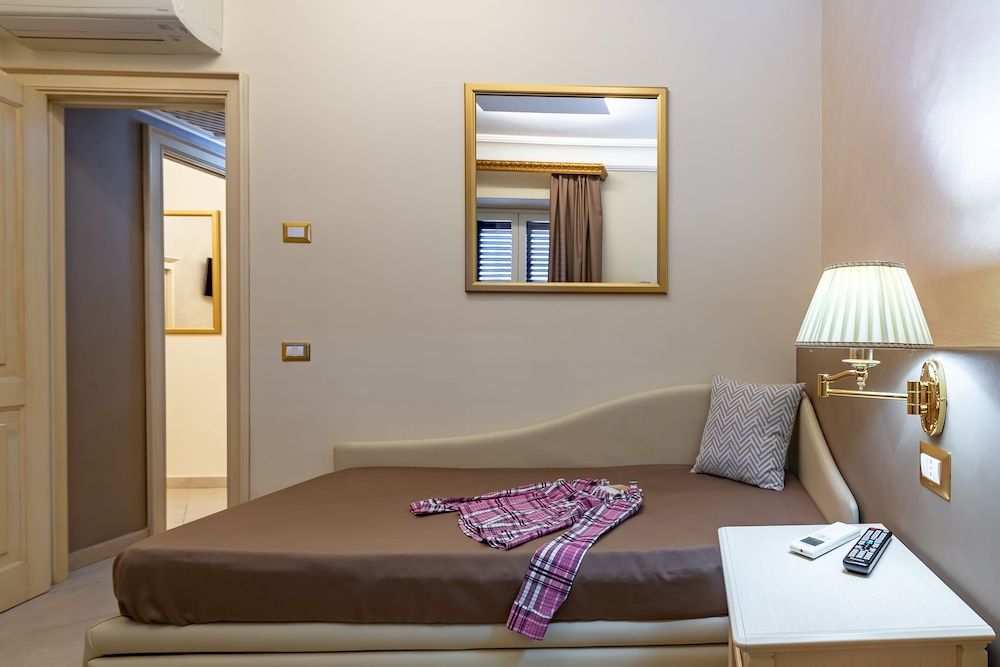 Vittorio Emanuele Boutique Hotel Family Room, City View (201) 6