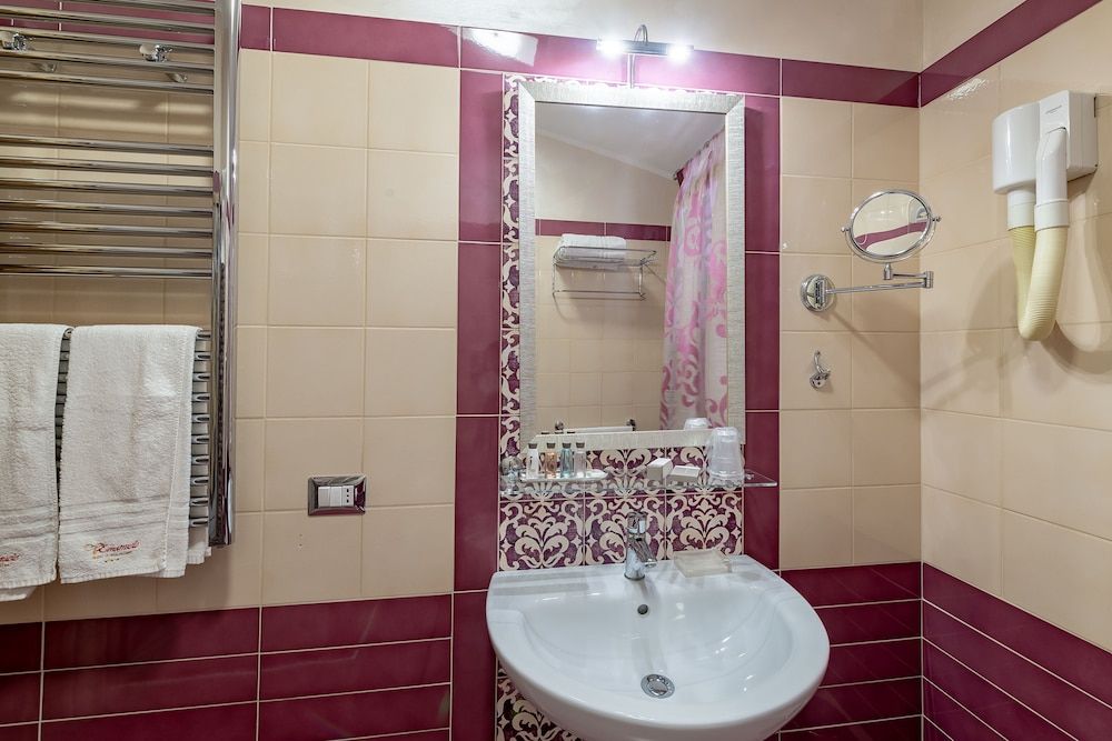 Vittorio Emanuele Boutique Hotel Junior Suite, Partial Sea View (303) 10