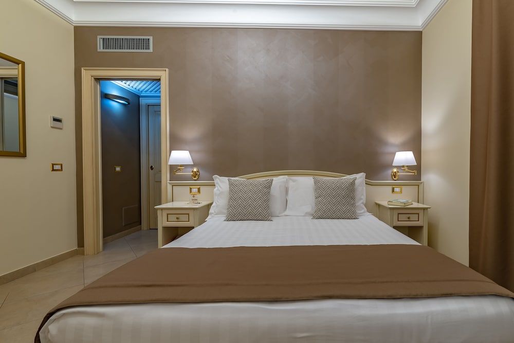 Vittorio Emanuele Boutique Hotel Family Room, City View (201) 7
