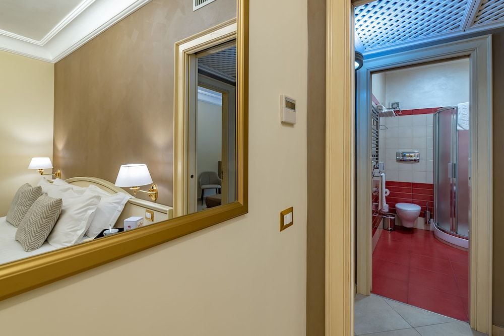 Vittorio Emanuele Boutique Hotel Family Room, City View (201) 17