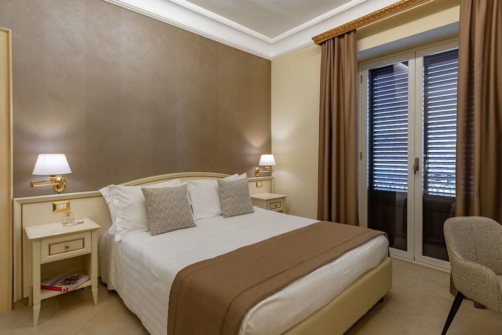 Vittorio Emanuele Boutique Hotel Family Room, City View (201) 5
