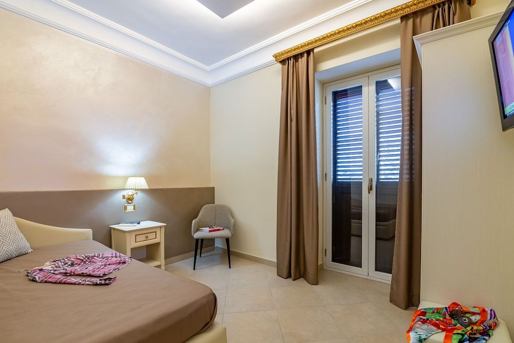 Vittorio Emanuele Boutique Hotel Family Room, City View (201) 11
