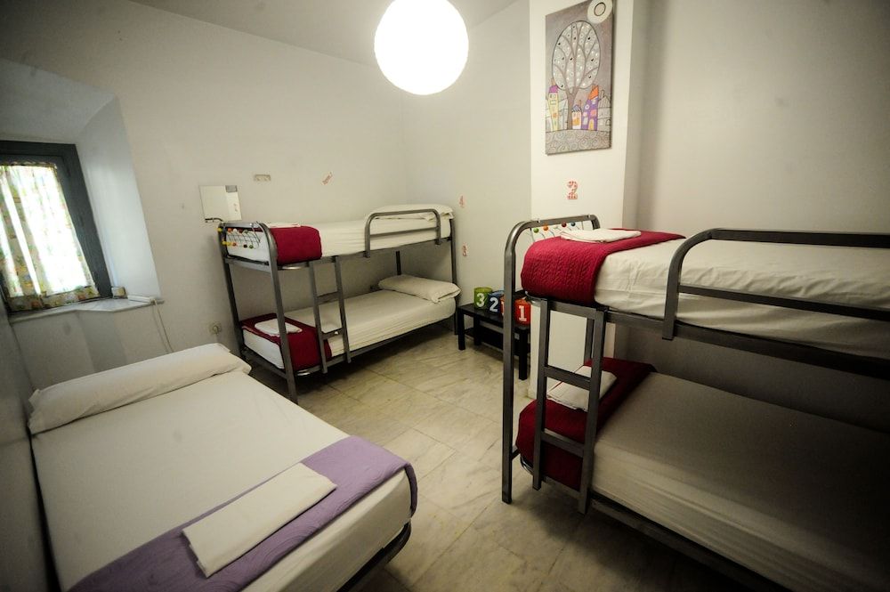 1 bed in 5-beds mixed Dormitory