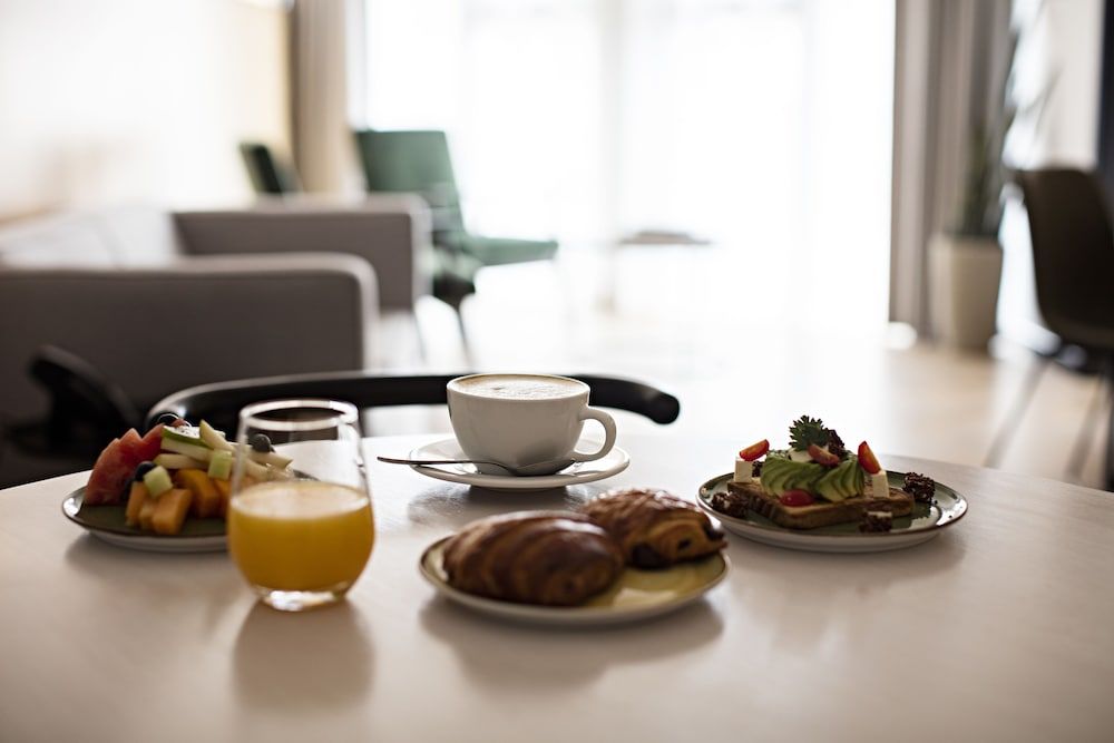 MET Hotel Presidential Room 5