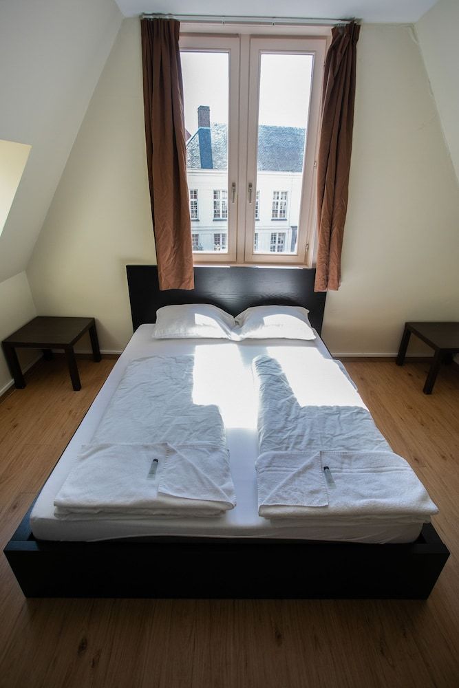 Single Room with Private Bathroom