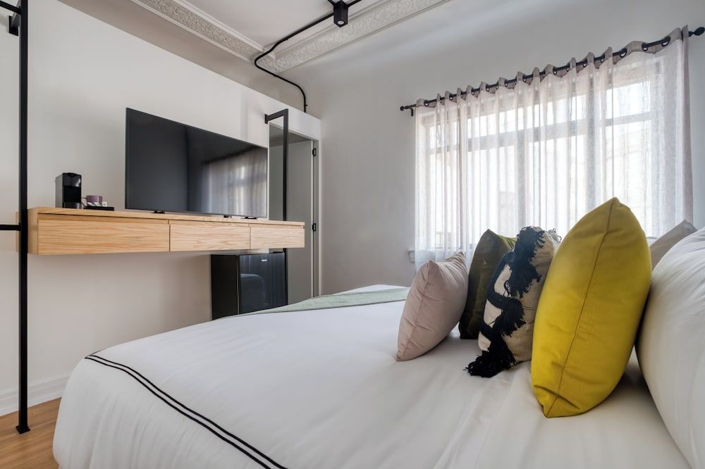 UTOPIC Campos Elíseos by ULIV Frida Kahlo´s Room