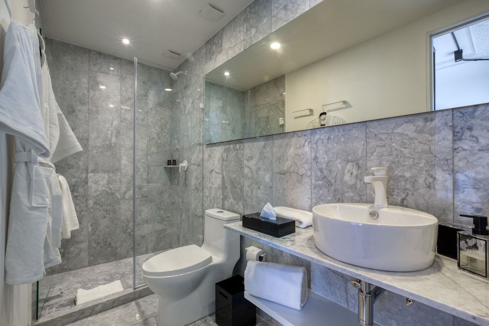 UTOPIC Campos Elíseos by ULIV Frida Kahlo´s Room 4