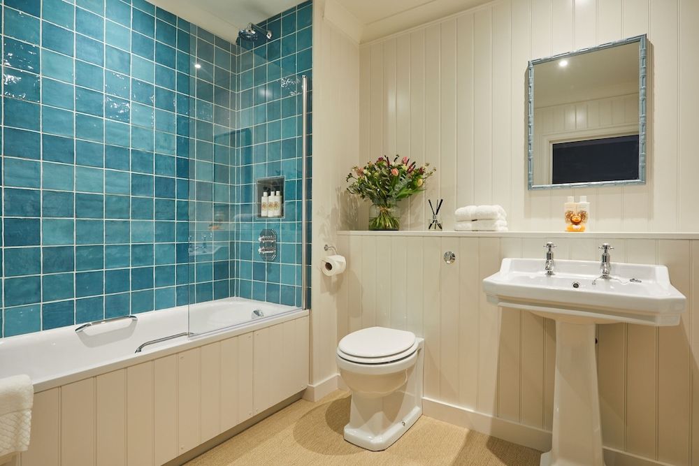 The Retreat, Elcot Park Culture room with Balcony 3