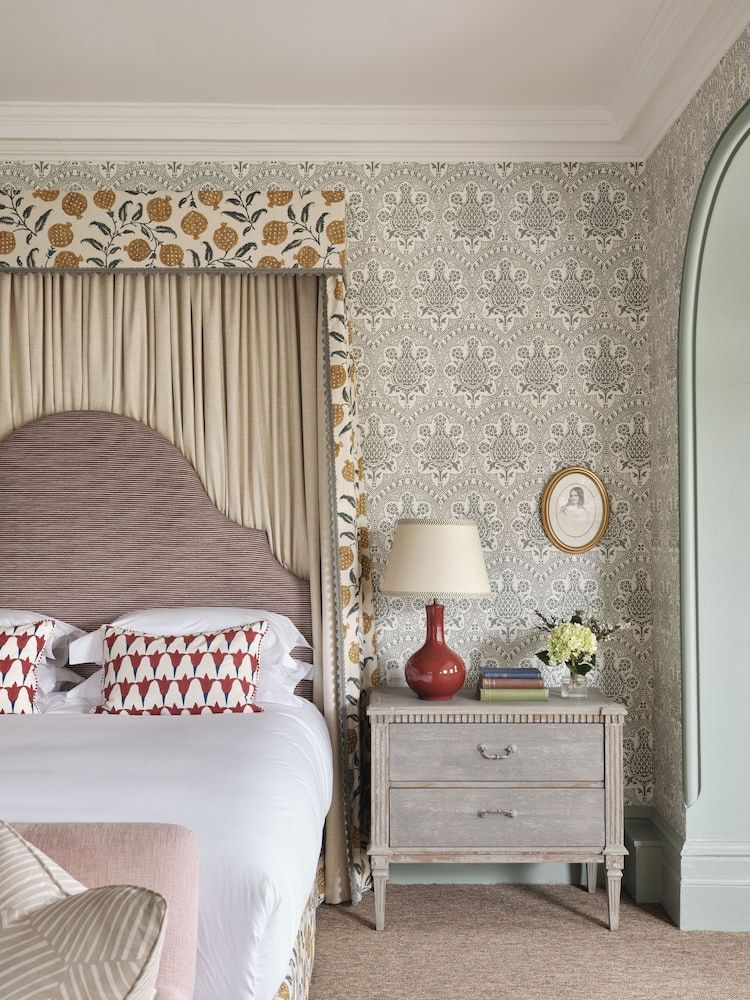 The Retreat, Elcot Park Sutton Suite