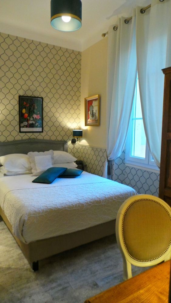 Single Room, Courtyard View