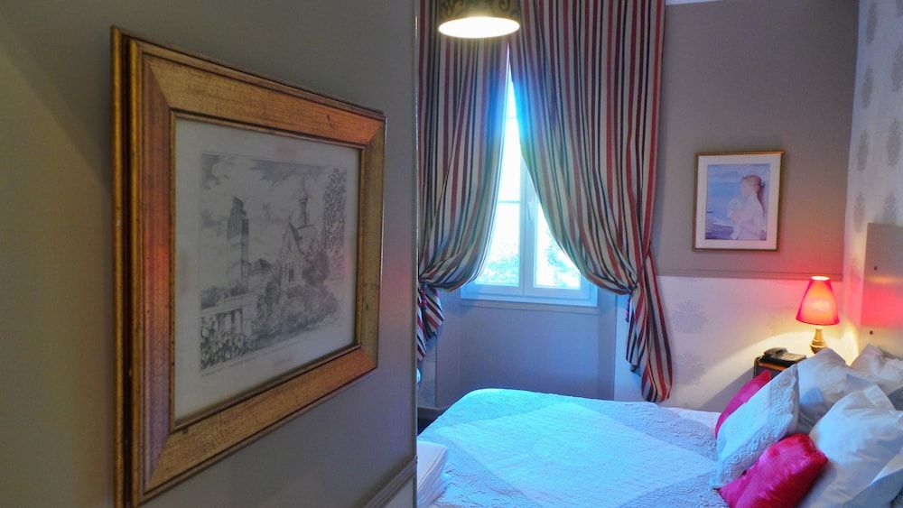 Hotel Le Relais Du Postillon Standard Double Room, Park View 3