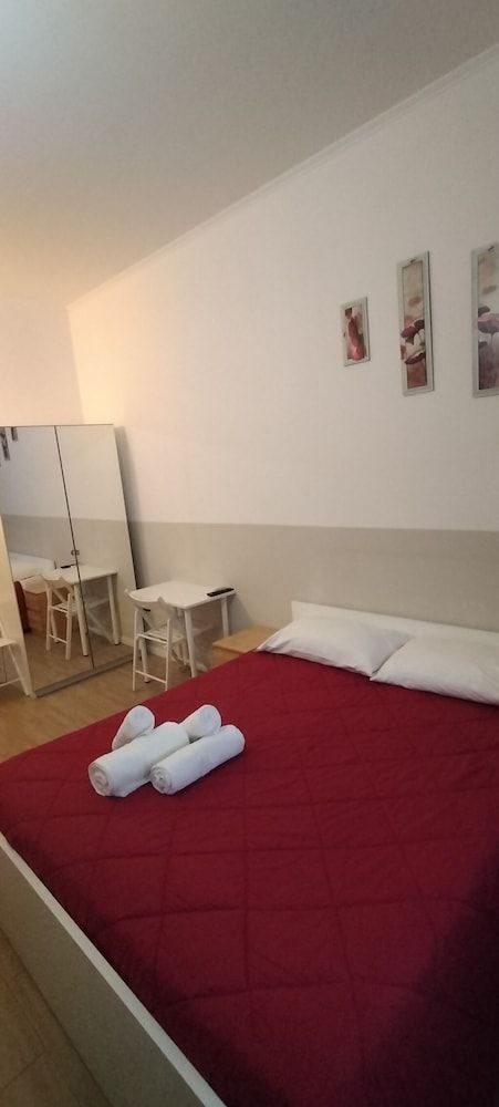 Domus Vatican Holidays Classic Double Room 7