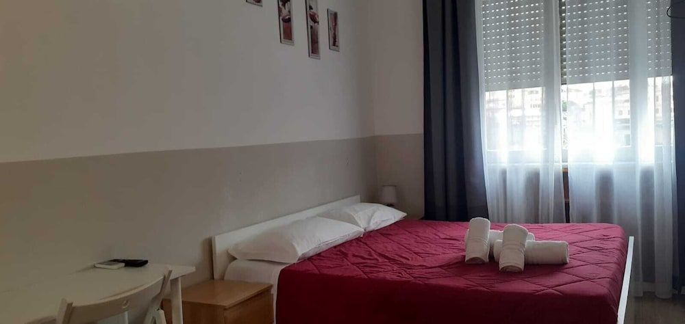 Domus Vatican Holidays Classic Double Room 2