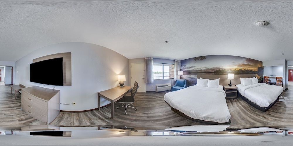 Standard Room, 2 Queen Beds, Balcony, Lake View (Non Smoking)