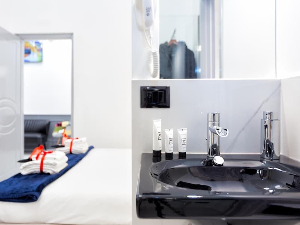 undefined Queen Palace Suites 9