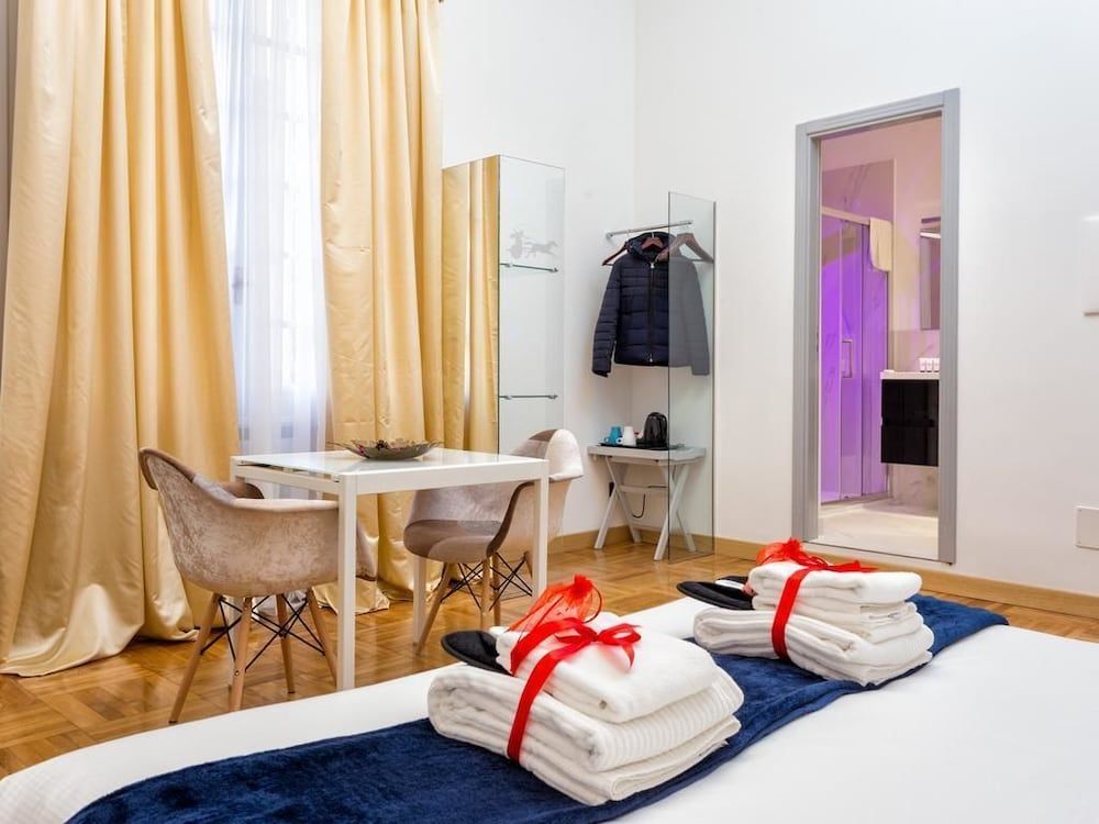 undefined Queen Palace Suites 2