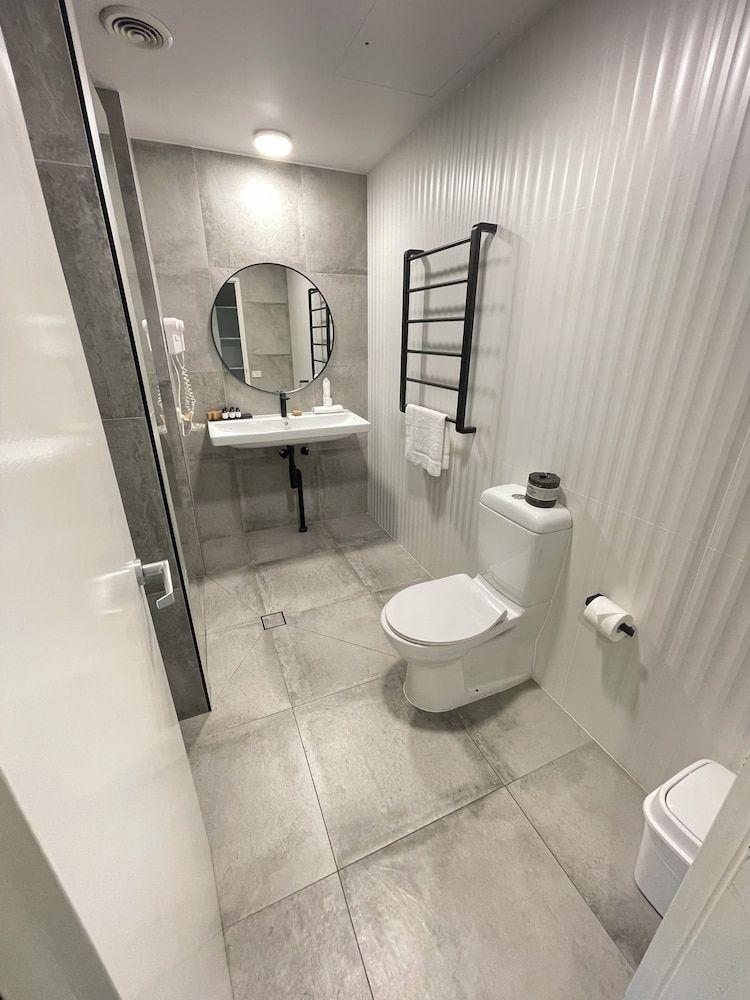 Honeysuckle Executive Apartments Prestige One Bedroom 2