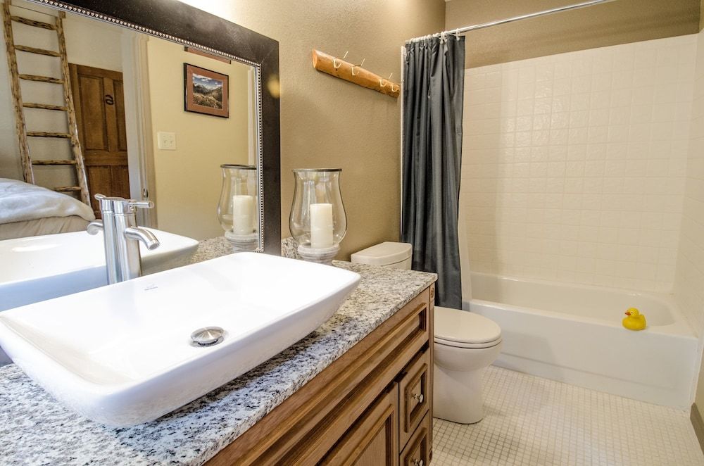 The Silver Lake Lodge Standard Room, 1 Bedroom, Private Bathroom 2