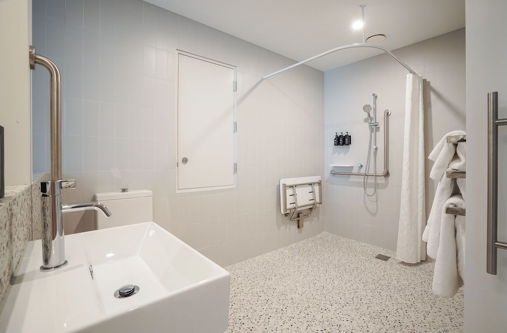 Superior Room, 1 King Bed, Mobility Accessible