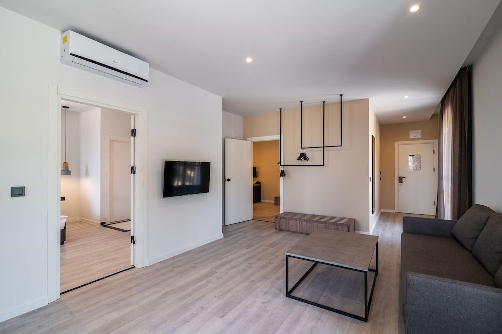 Primorski Hotel Grand Apartment, 2 Bedrooms, Balcony 7