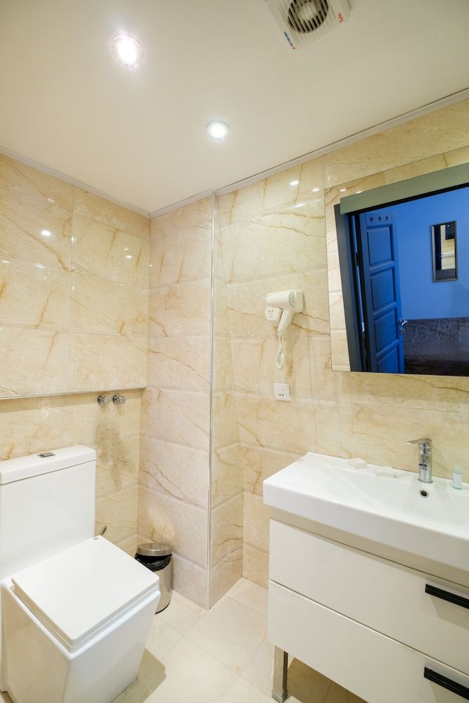 Maestro Hotel Double Room 6