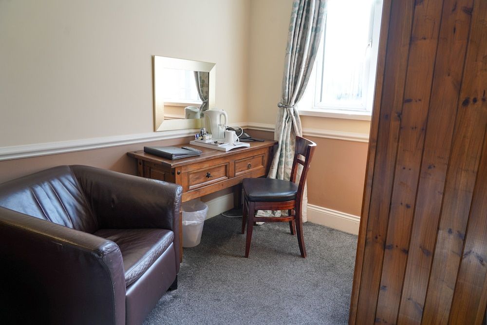 The Royal Hotel Suite, Ensuite, Sea View (3 Persons) 7