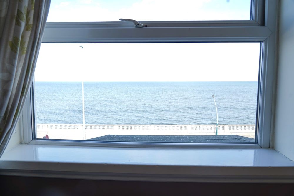 The Royal Hotel Suite, Ensuite, Sea View ( 4 Persons) 4