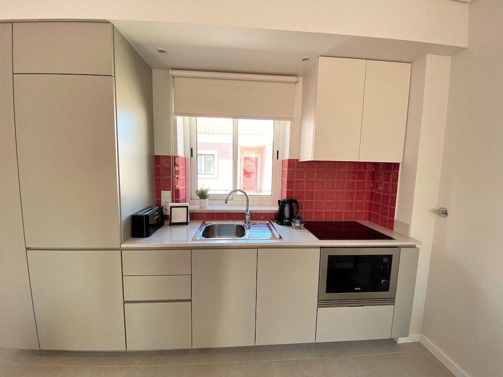 Cardeal Suites & Apartments Premium Condo 5