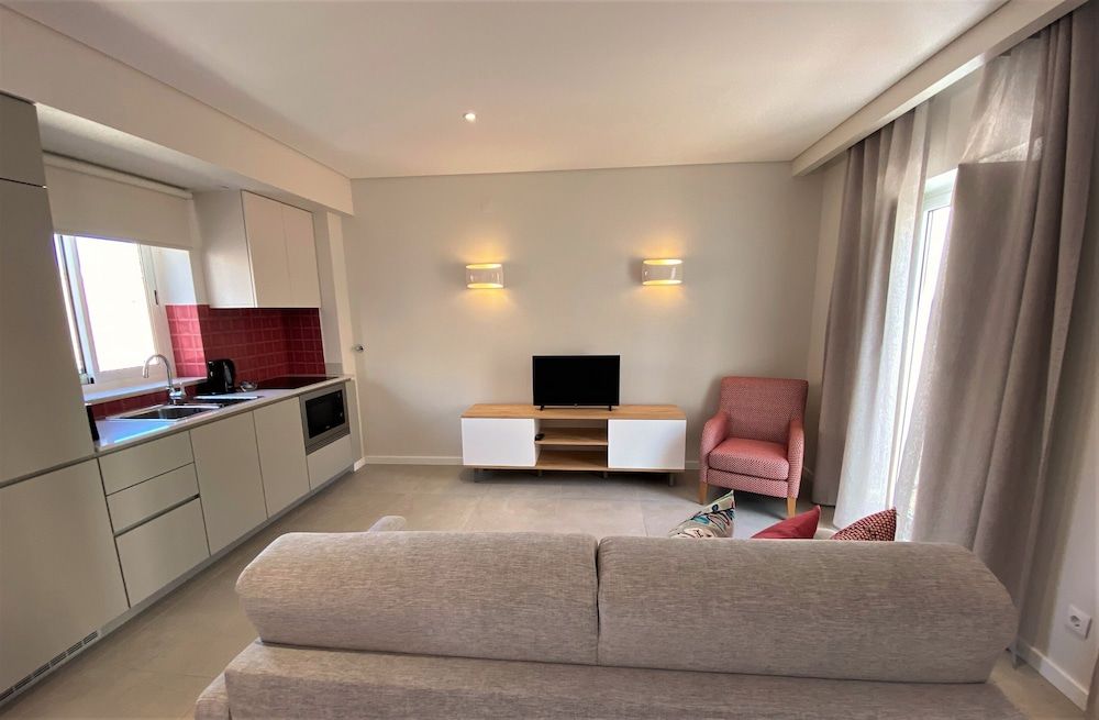 Cardeal Suites & Apartments Premium Condo 6