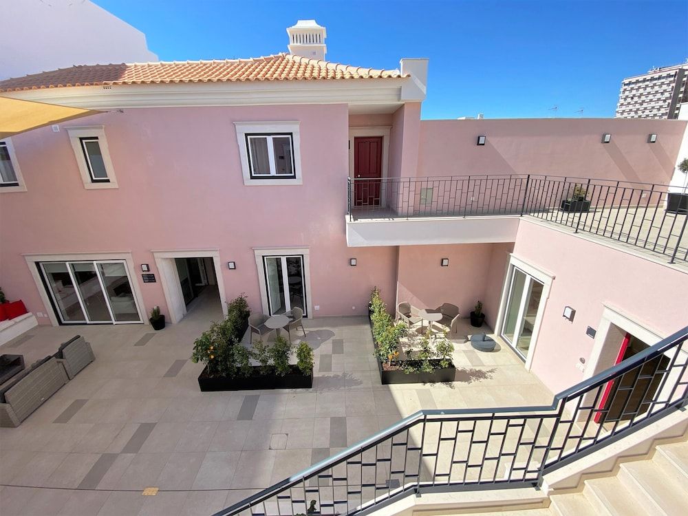 Cardeal Suites & Apartments Premium Condo 12