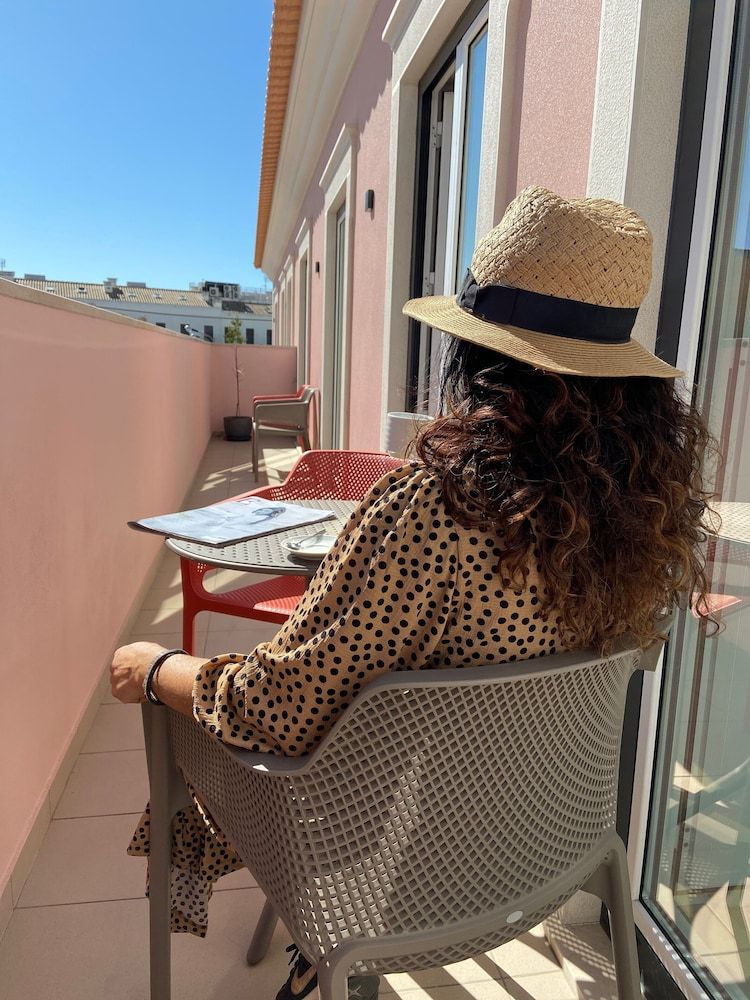 Cardeal Suites & Apartments Premium Condo 8