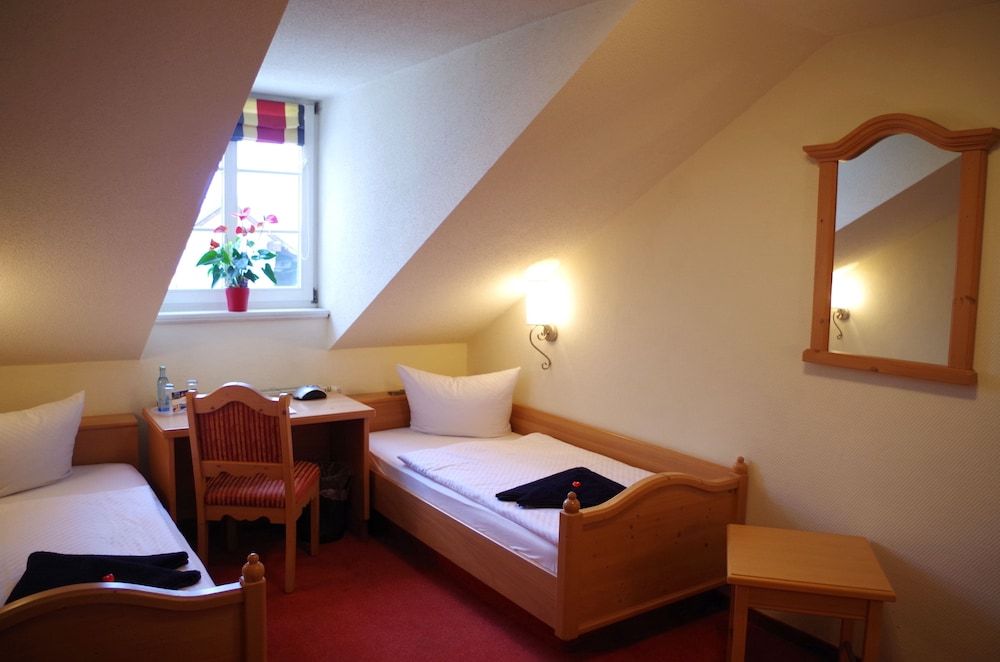 Hotel Alttolkewitzer Hof Dresden Twin Room 3