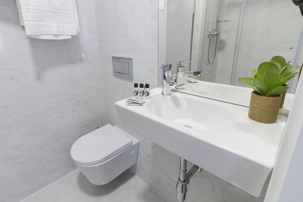 Bairro Alto Suites Classic Suite, Private Bathroom 8