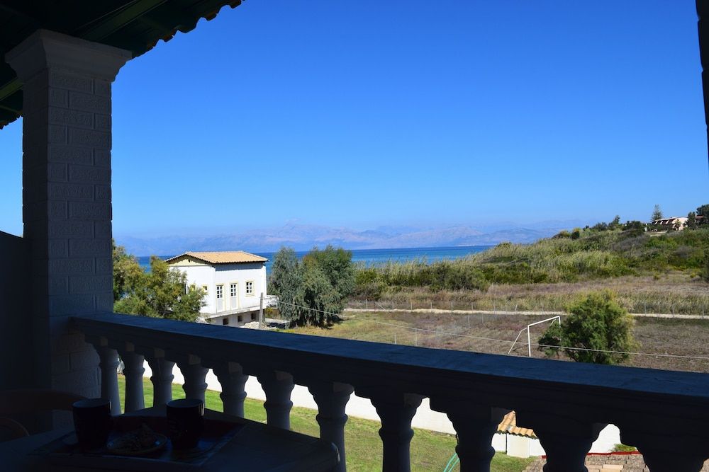 Classic Penthouse, 1 Bedroom, Partial Sea View