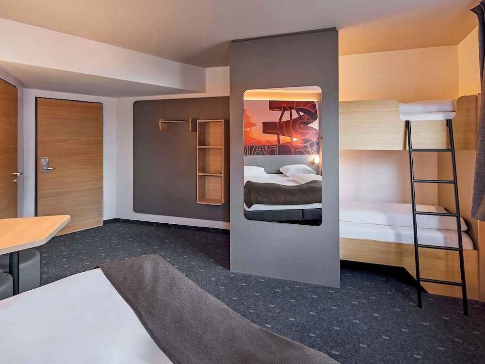 B&B Hotel Hamm Quadruple Room
