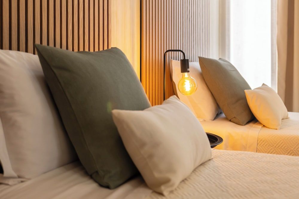 Twin Room, Shared Bathroom, City View (2)
