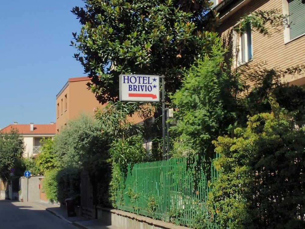 undefined Hotel Brivio 8