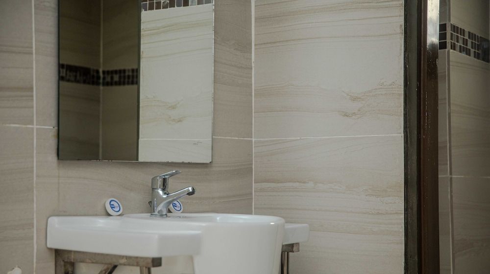 BlueBay Hôtel Abidjan Standard Double Room, Private Bathroom 2