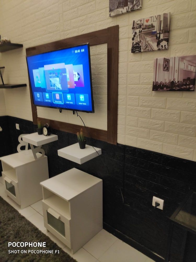 Carmel Market Apartments Design Studio Suite 11