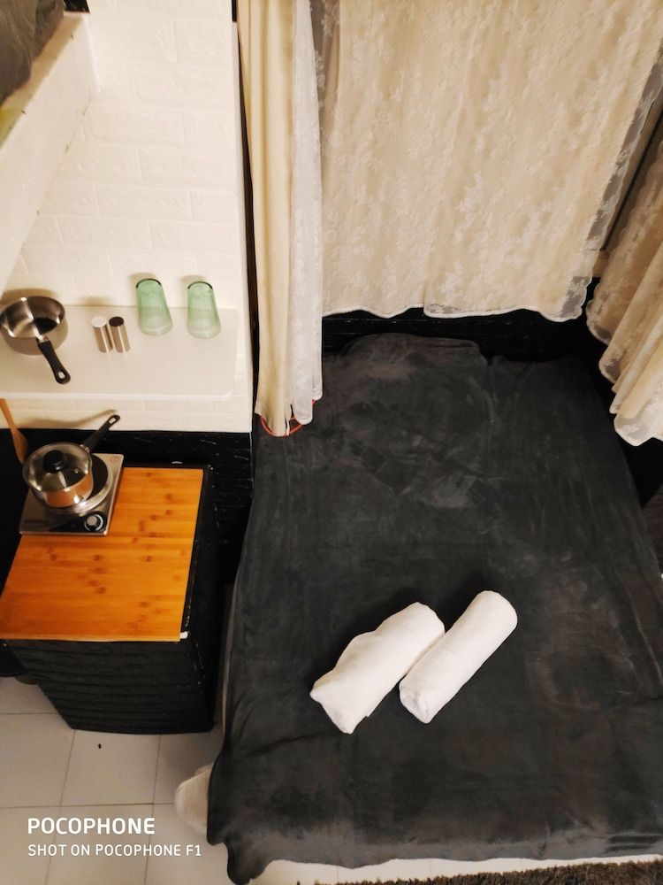 Carmel Market Apartments Design Studio Suite 7